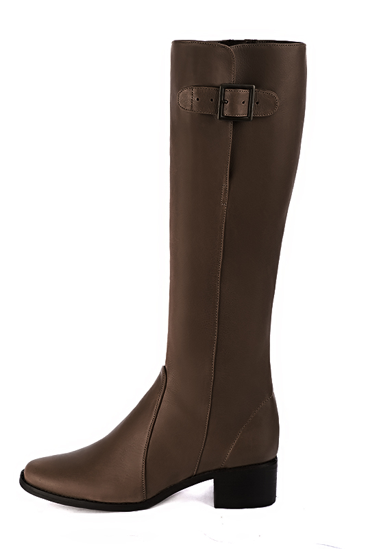 Dark brown women's knee-high boots with buckles. Round toe. Low leather soles. Made to measure. Profile view - Florence KOOIJMAN